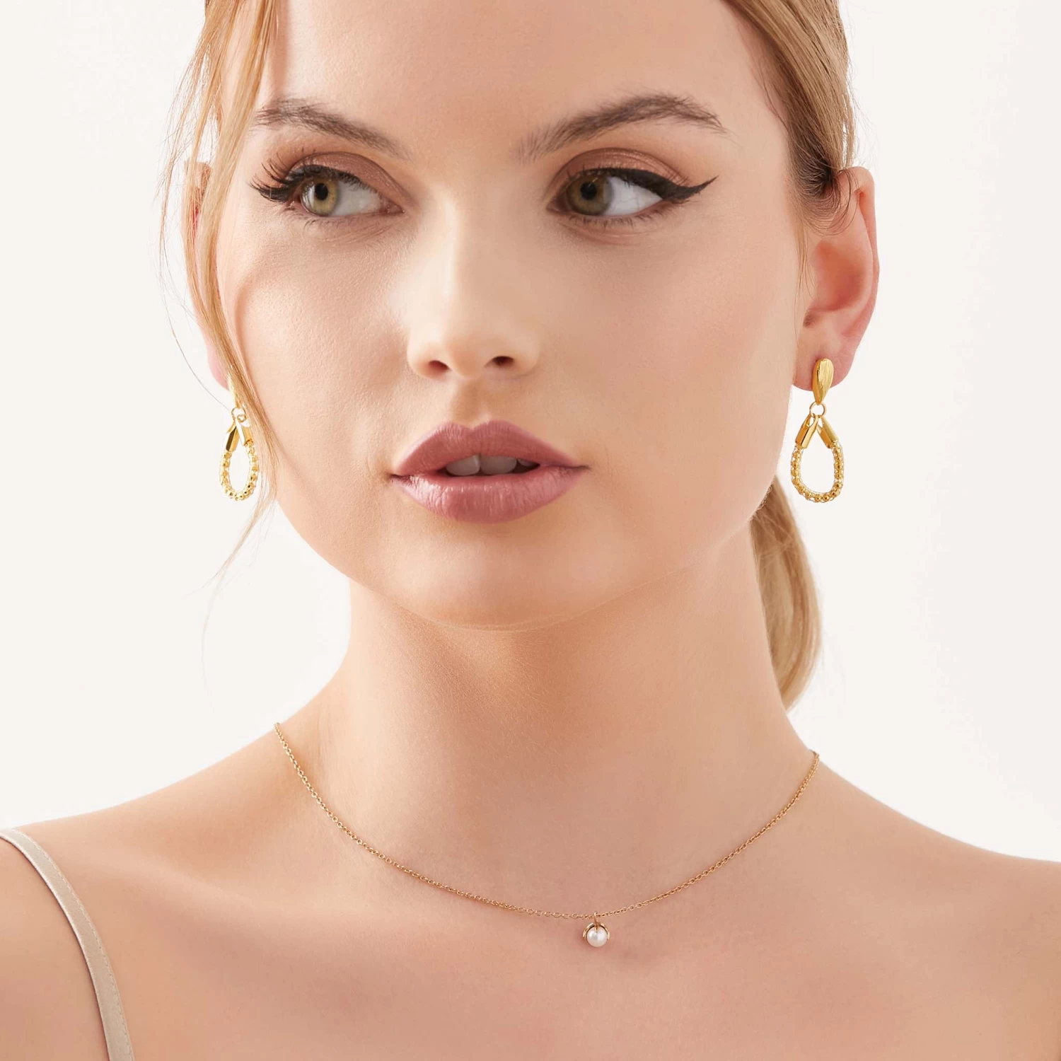 Elegant Moments Shop -Elegant Moments Shop gold teardrop loop earrings accessories 02